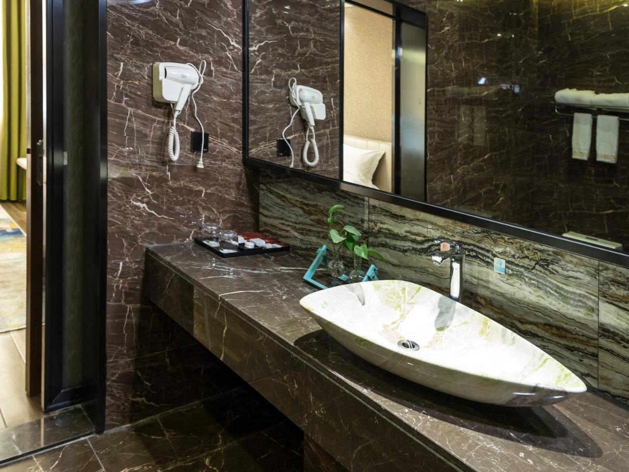 Kardon Hotel Gorgeous Guangzhou Bagian luar foto