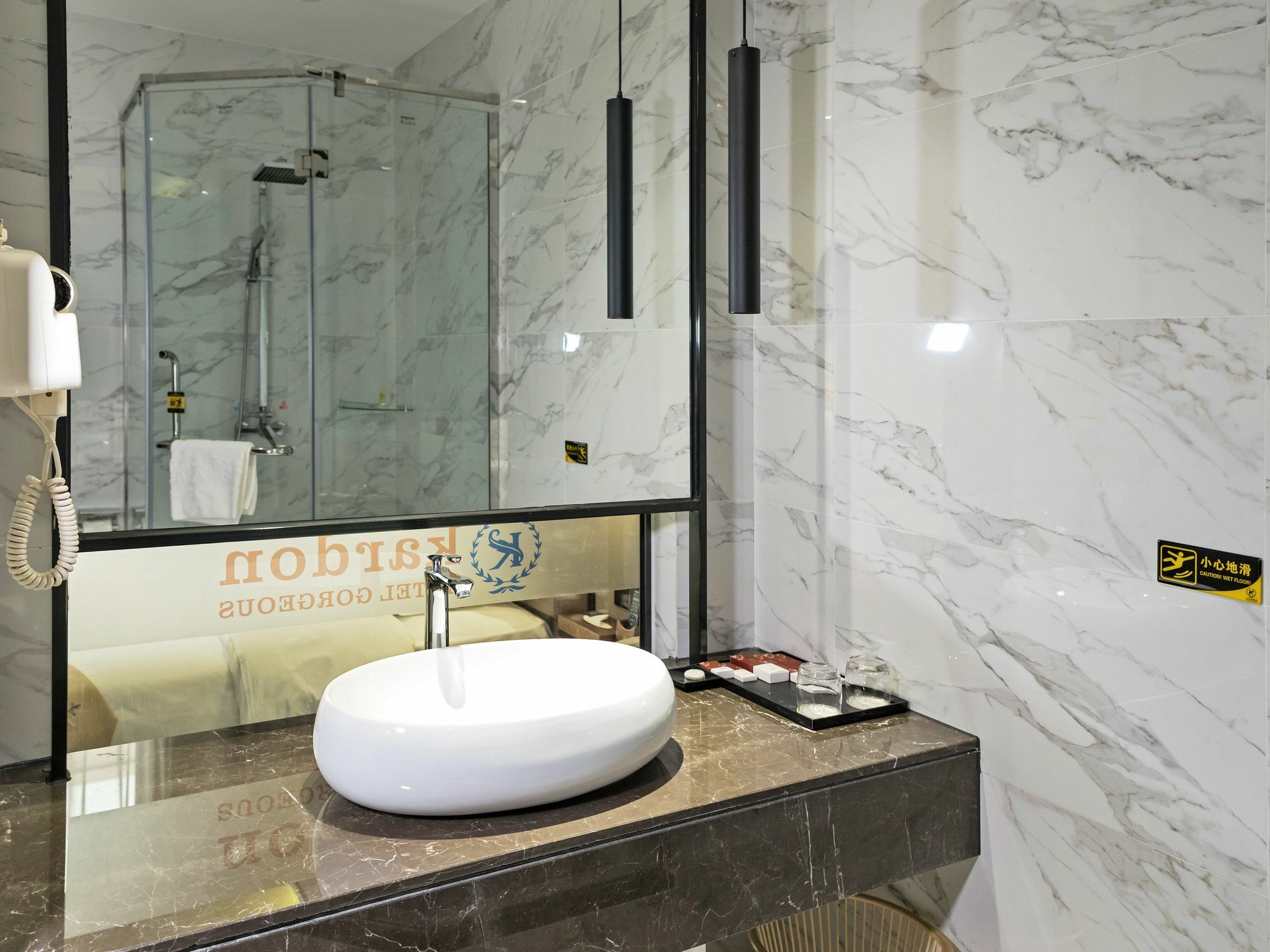 Kardon Hotel Gorgeous Guangzhou Bagian luar foto